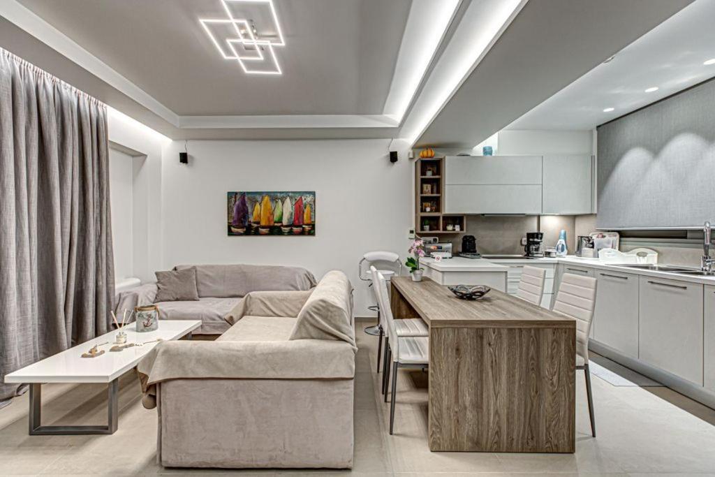Deluxe & Modern Apartment In 아테네 외부 사진
