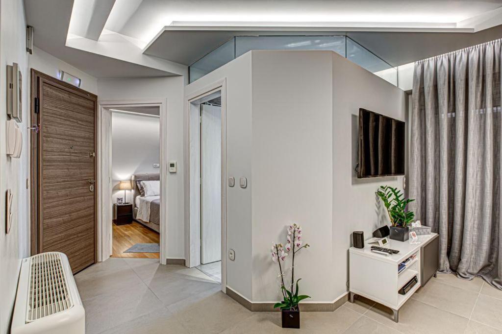 Deluxe & Modern Apartment In 아테네 외부 사진
